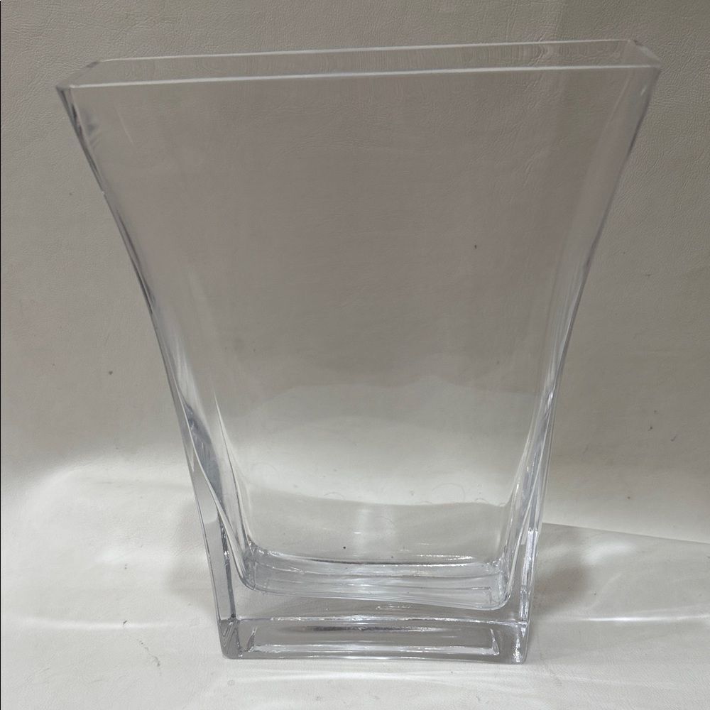 Art Glass Vintage Clear Glass Hand Blown Vase 9 3/4 Tall 7 1/2 Long 2 In Wide